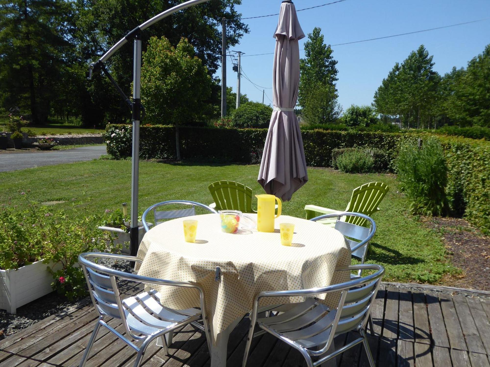Gîte La Chapelle-aux-Choux, 2 pièces, 3 personnes - FR-1-410-131 Extérieur photo